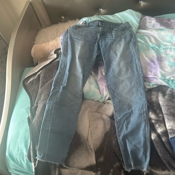 I’m selling jeans - Picture 1 of 2